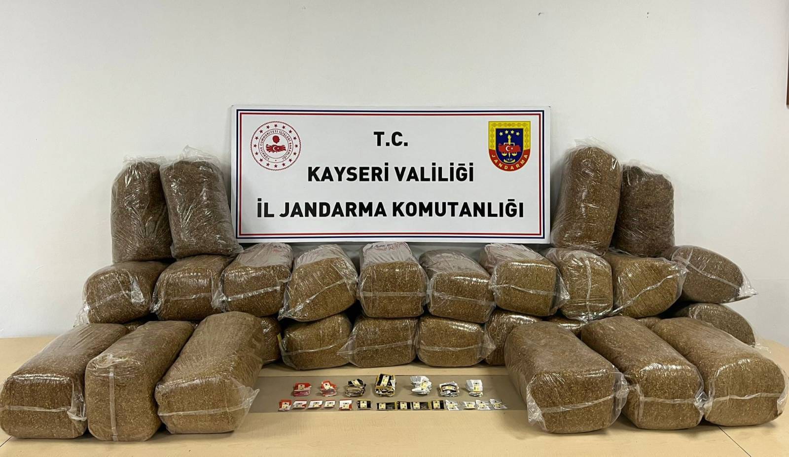 183 kilogram faturasız ve bandrolsüz kıyılmış tütün ele geçirildi